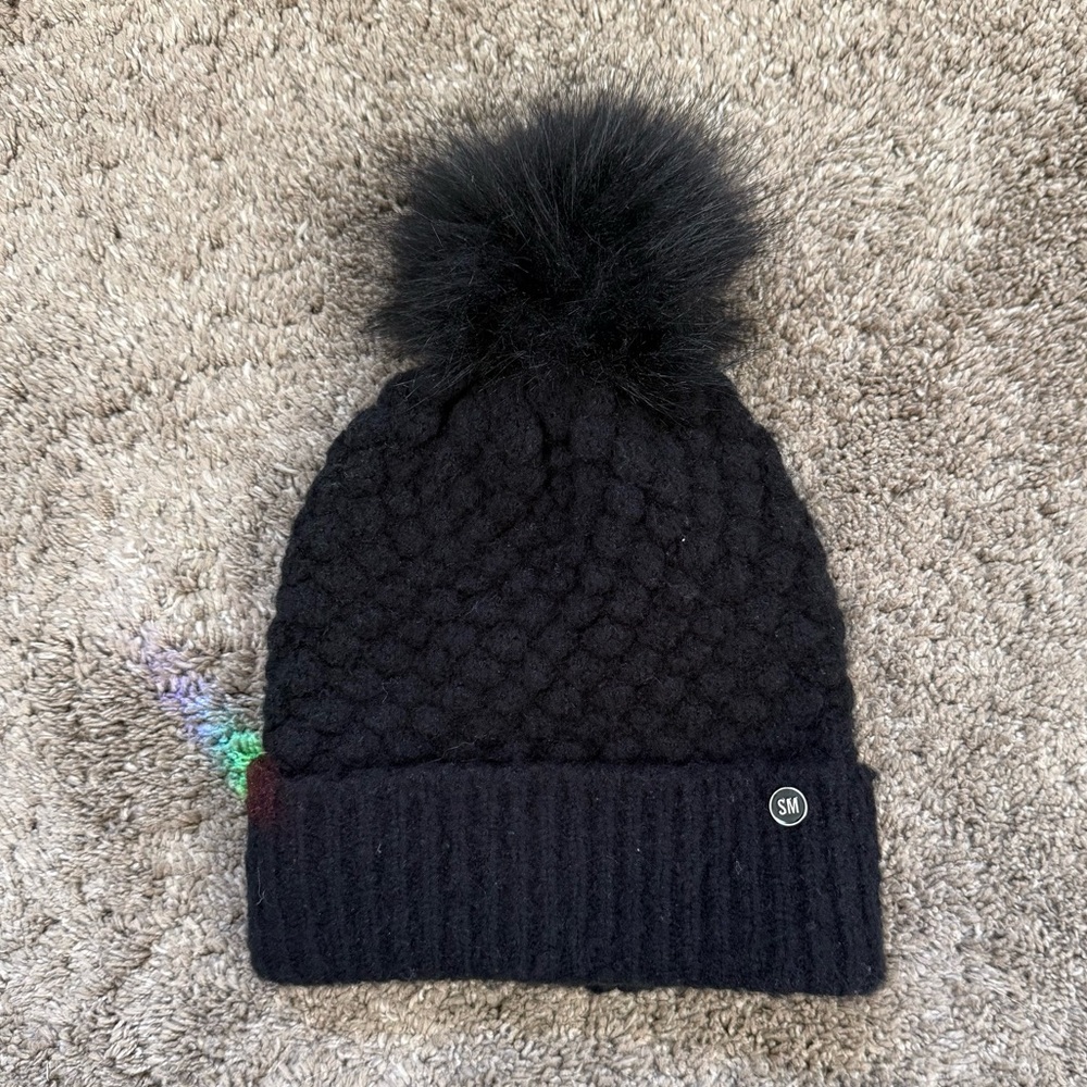 Steve Madden Black Puffball Beanie